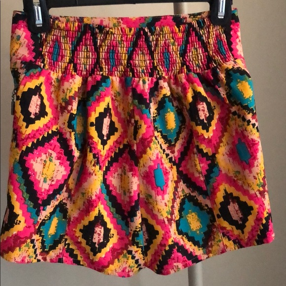 Two piece Shorts Suit Set. - Picture 3 of 5